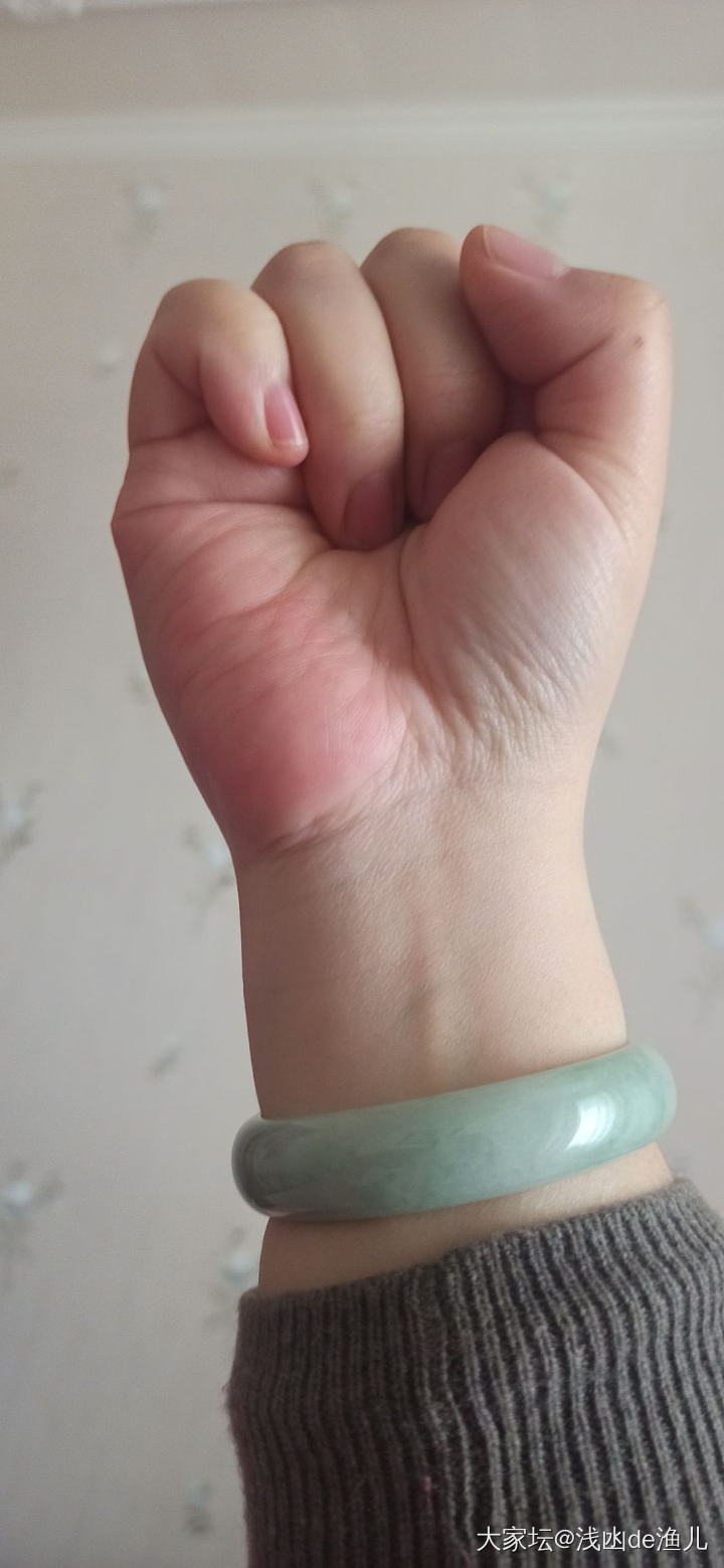 手大的痛苦_手镯和田玉