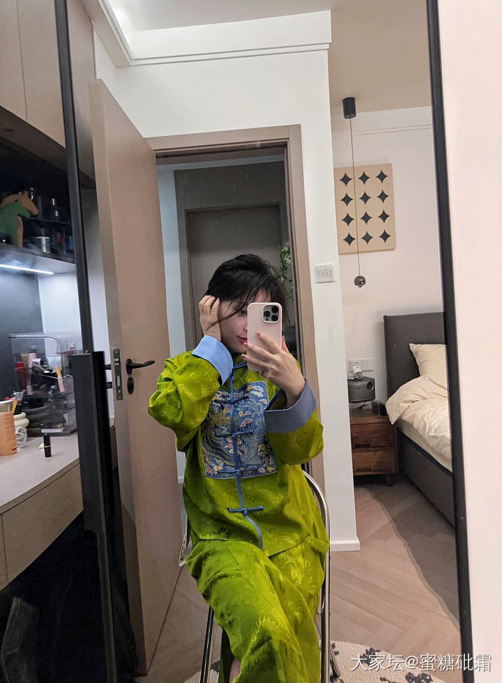 今日龙袍加身🤣_松石穿搭