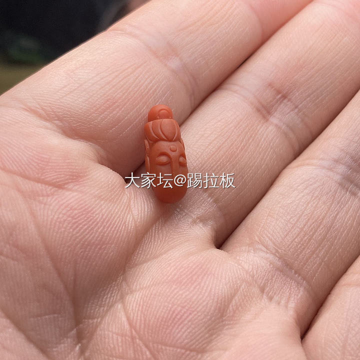 实体店摆摊第十六天
终于放晴了，今天天气格外好。
	
元气满满的一天
新出炉南红...