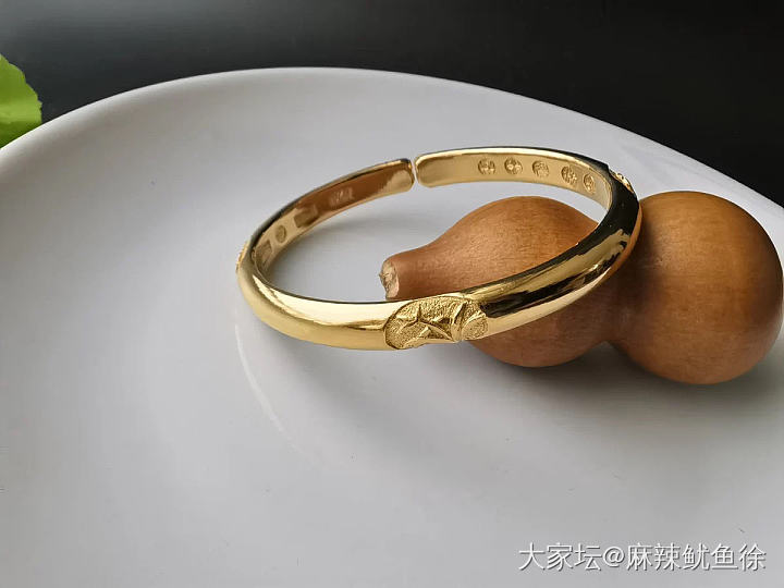 成峰家打镯子，姐妹们推荐哪款？_手镯金匠人
