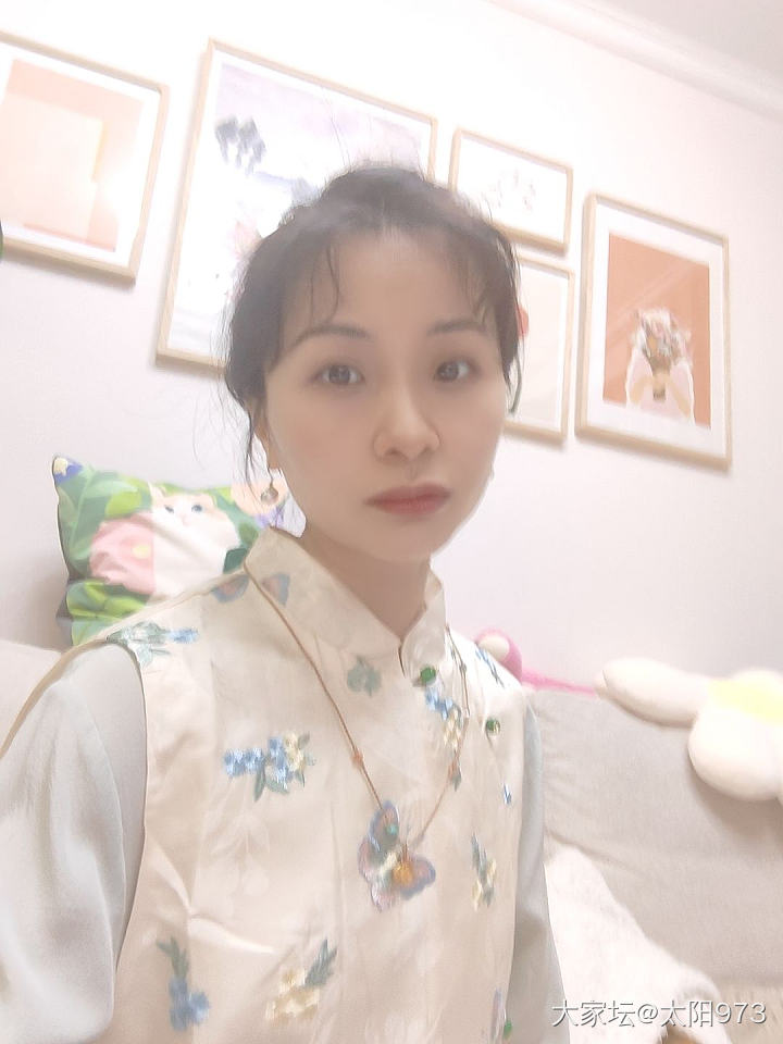 这个季节马甲是百搭～_穿搭吊坠琥珀蜜蜡
