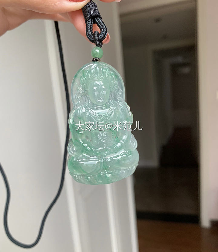 代朋友挂 两件翡翠_翡翠