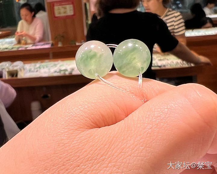 人已到平洲玉器街走起_集散地翡翠