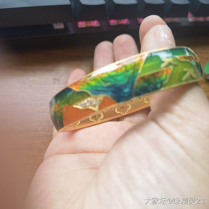 我估计是坛子里最后一个收到的，千里江山镯_福利社手镯金