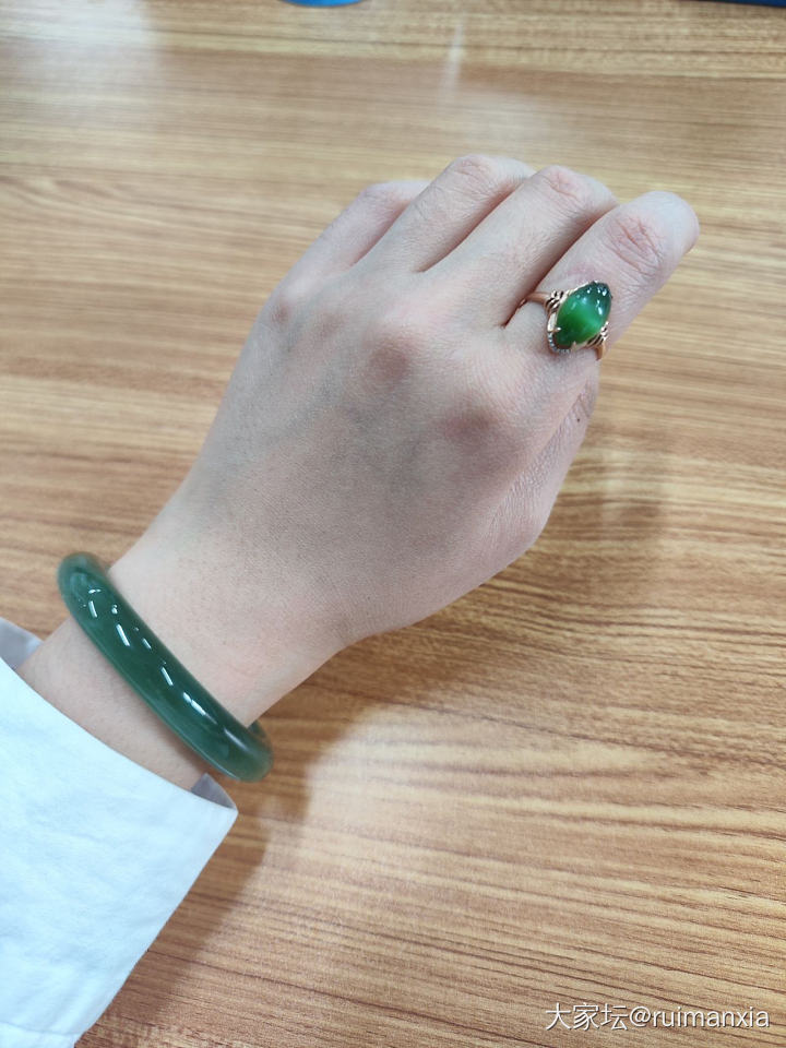 碧玉的盈盈一水间_戒指和田玉