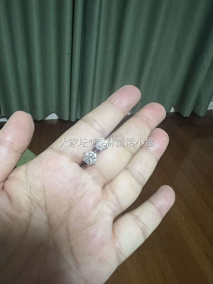 我的培育钻耳钉收到了_耳钉培育钻