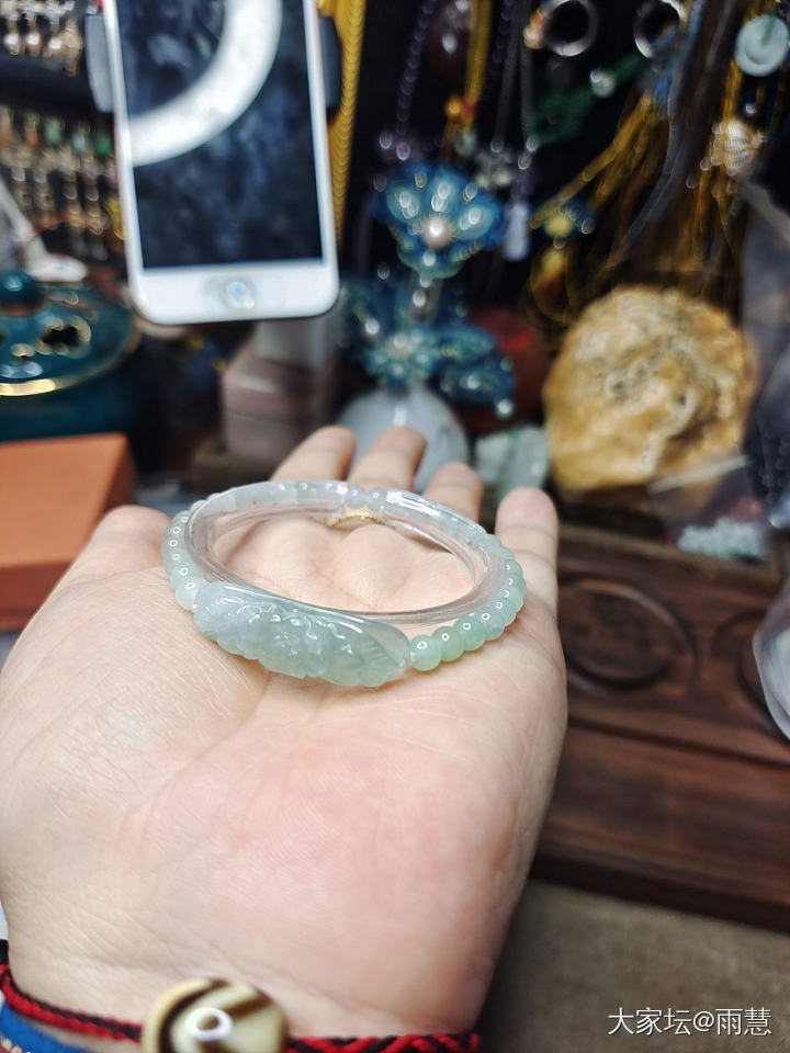 翡翠渐变手牌_翡翠