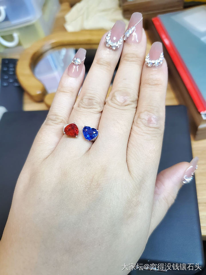 自古红蓝出CP❤️💙_戒指彩色宝石