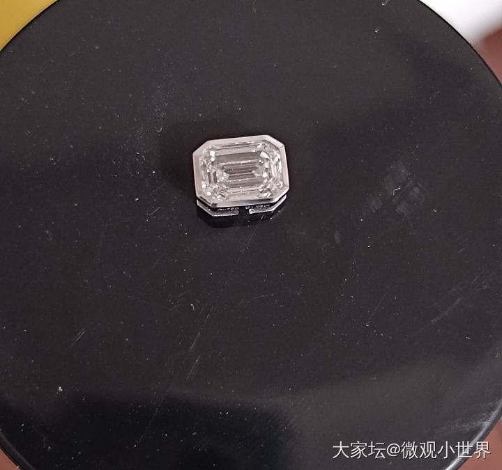 校长家祖母绿切培育钻吊坠_福利社培育钻钻石