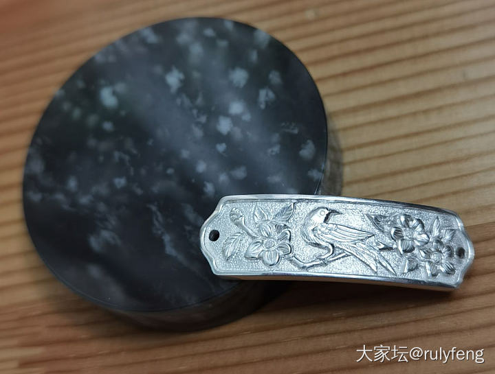 银饰的凛冽美😄_南红和田玉银