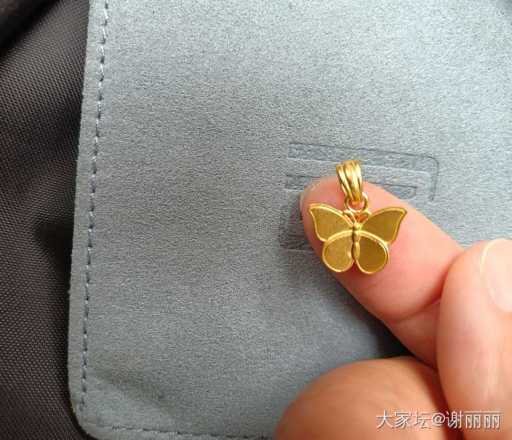 一个吊坠，可以佩戴出两种效果_吊坠金