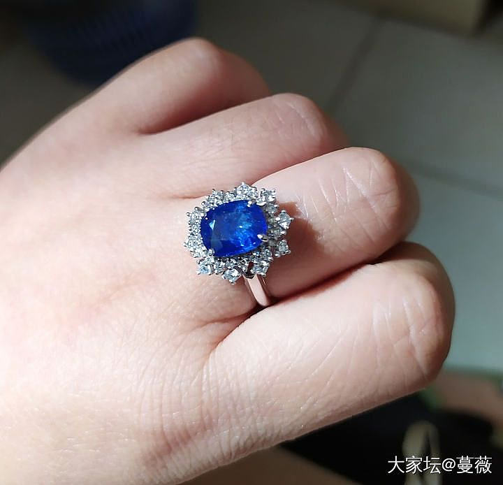 仙女们看看这蓝宝石戒指留不留_蓝宝石戒指名贵宝石彩色宝石