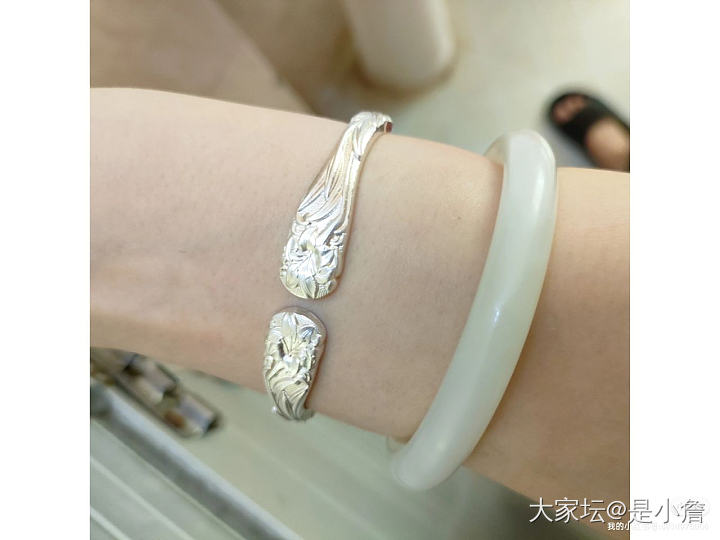 新入的俄料镯，请各位大神帮忙看看_和田玉
