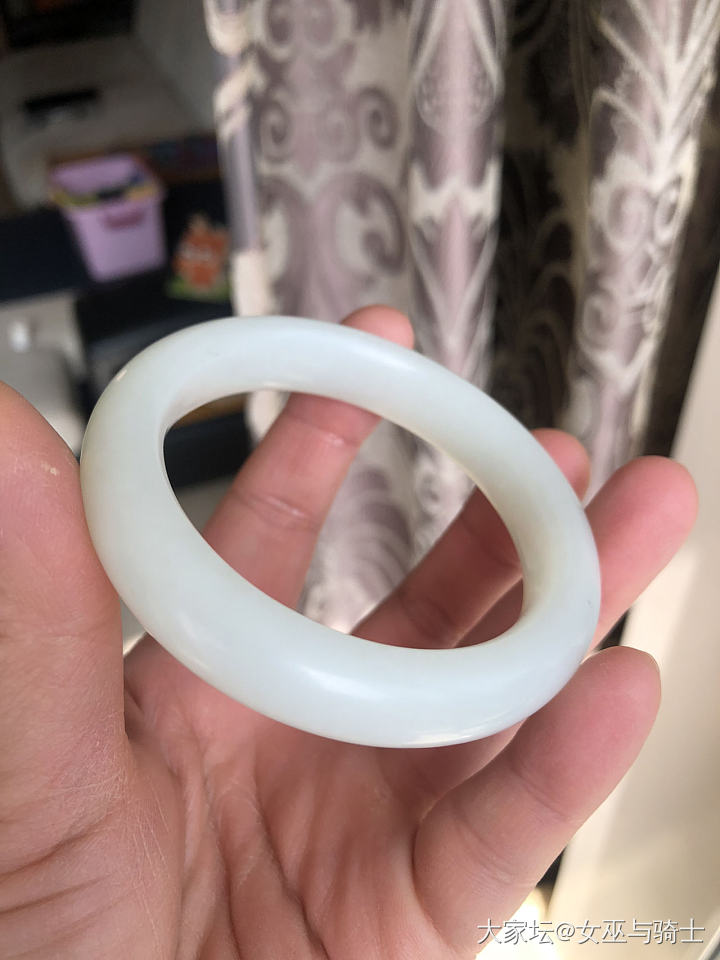 新入的俄料镯，请各位大神帮忙看看_和田玉