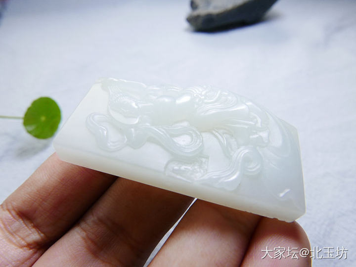 真正的野牛沟高白料子，大家欣赏一下_和田玉
