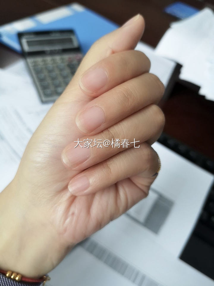 留不住指甲的人只有我了吗？想看姐妹们漂亮的美甲💅羡慕羡慕。_彩妆