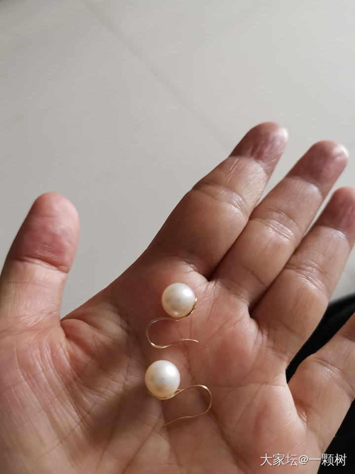 女儿送我的珍珠耳环_耳饰珍珠