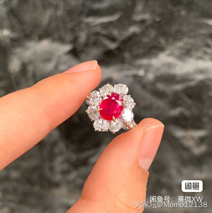 坛子里姐妹眼光佳，帮选个款吧🌹🌹_名贵宝石