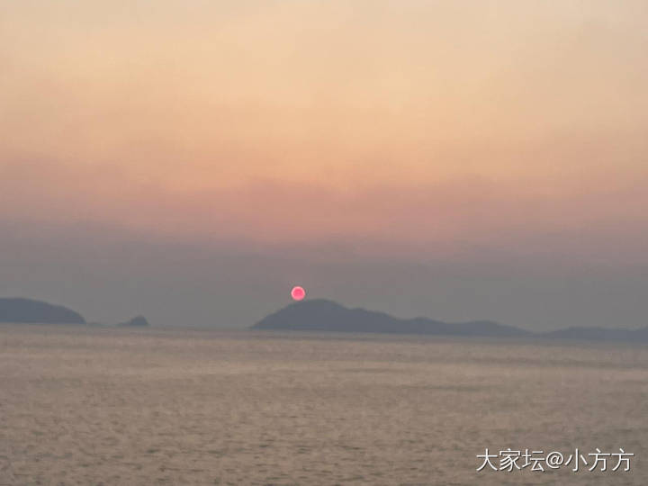 云层偏厚，遗憾未拍下太阳跃出海面的瞬间_景色