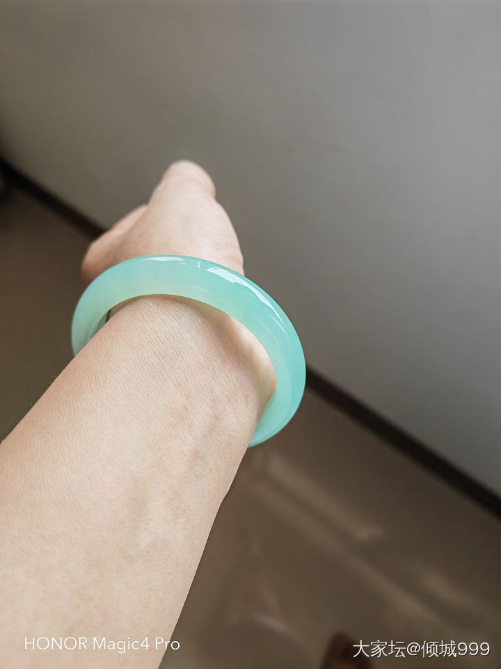早上好，我是坛友。_珠串松石金