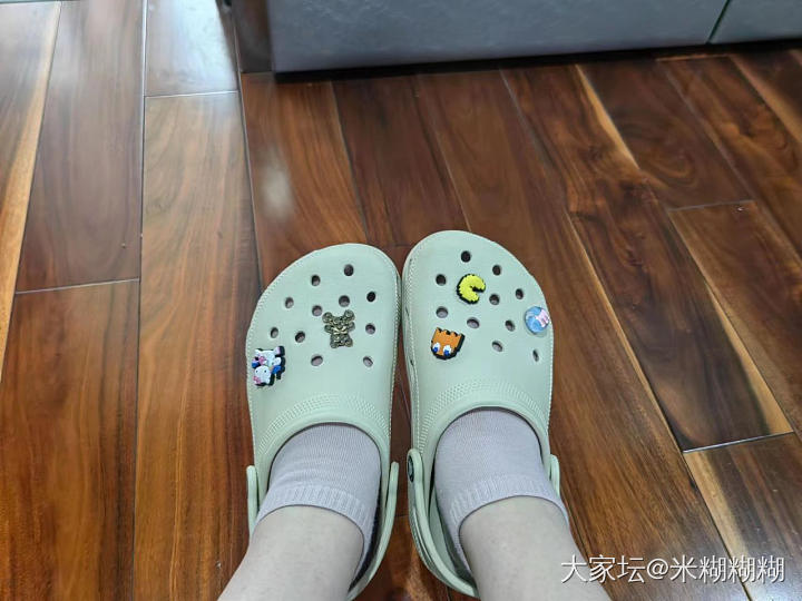 洞门永存！请把好看的鞋花甩给我！_穿搭