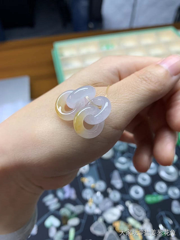 平价双环的快乐👻👻_耳饰镶嵌翡翠