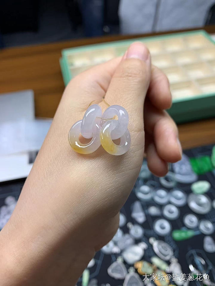 平价双环的快乐👻👻_耳饰镶嵌翡翠