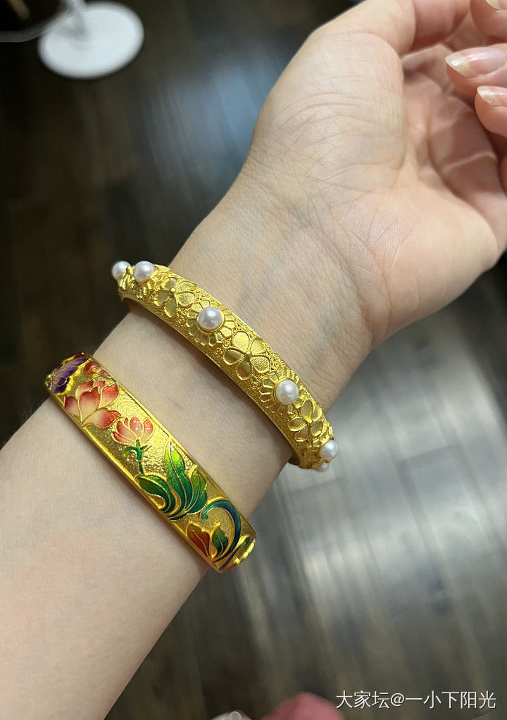 定制的52圈口珍珠手镯到啦🌹好显手白_金