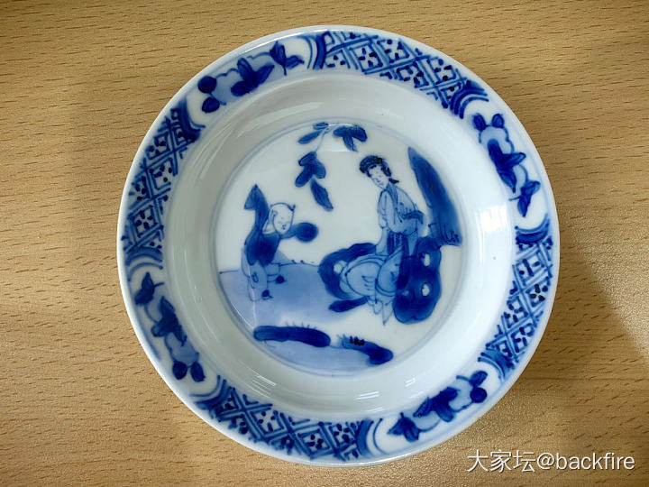 两个版本的三娘教子，你能区分出年代吗_陶瓷