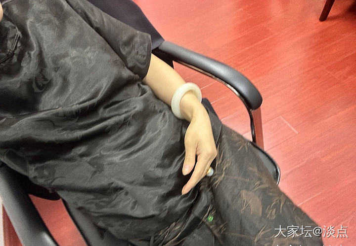 香云纱适合什么年龄段穿啊_穿搭
