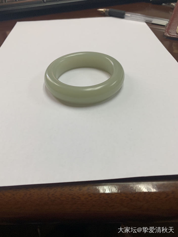 坛友们帮忙看看这只且末镯子_手镯和田玉
