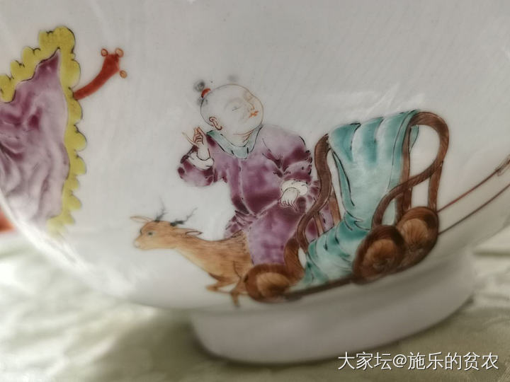清早期，粉彩“麻姑献寿”白瓷暗刻海水纹大面碗_收藏