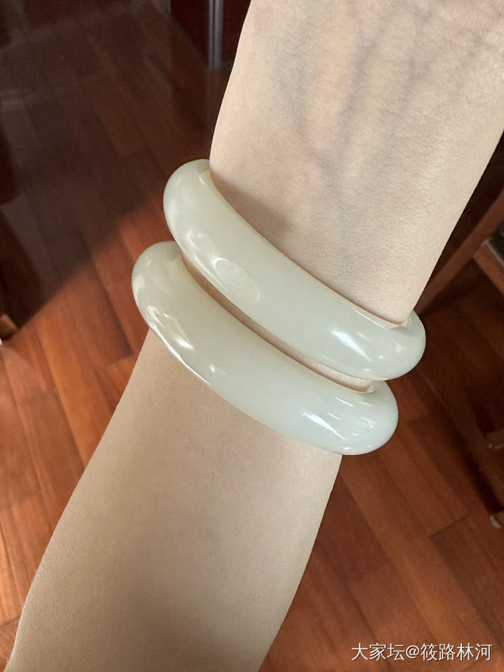 原来这就是左拥右抱的感觉嘛_手镯和田玉