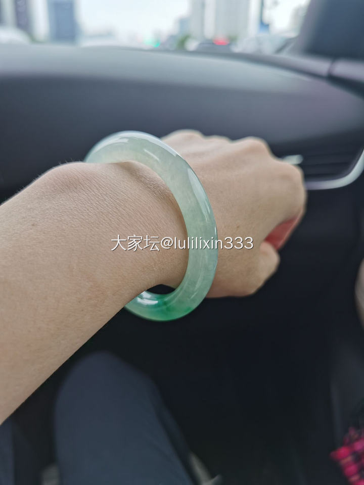 想看看姐妹们的镯子_翡翠