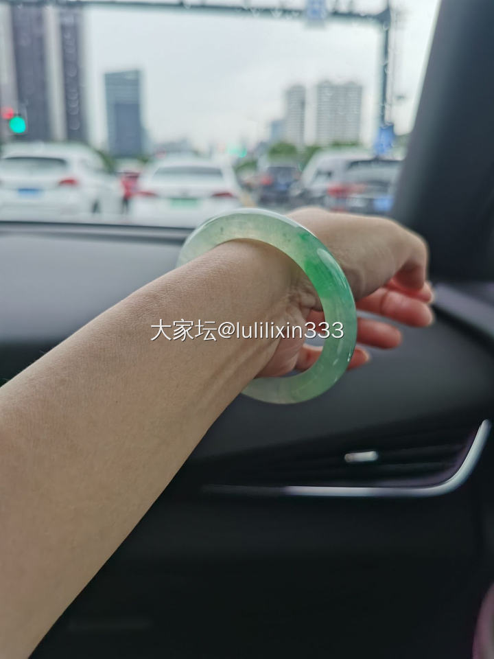想看看姐妹们的镯子_翡翠
