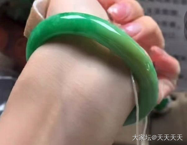 想看看姐妹们的镯子_翡翠