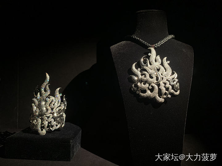 飘过深圳珠宝博物馆💎_博物馆翡翠