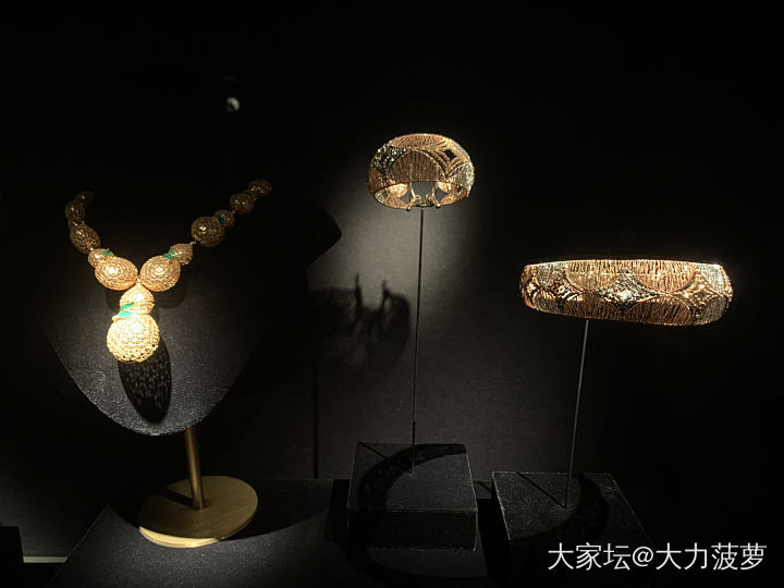 飘过深圳珠宝博物馆💎_博物馆翡翠