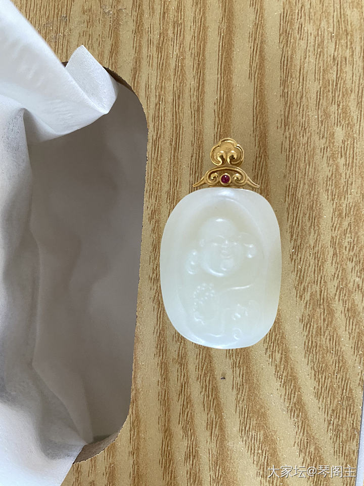 起性跟雕刻的弧线有关系吗，料子松铁定容易起不？强迫症总算去修复好了。_和田玉