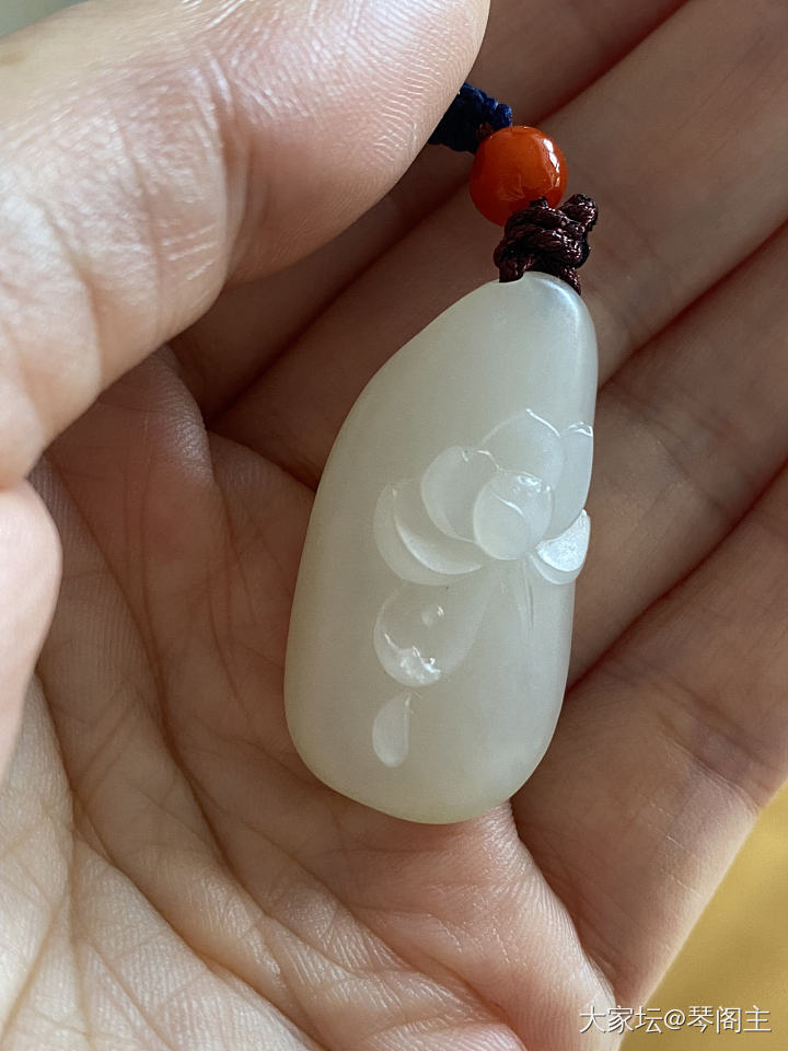 起性跟雕刻的弧线有关系吗，料子松铁定容易起不？强迫症总算去修复好了。_和田玉