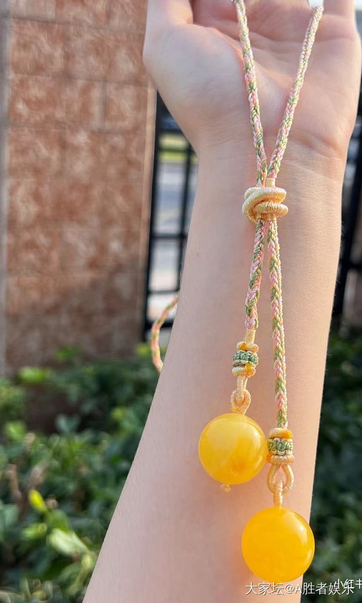 蜜蜡也可以这么美，借图_蜜蜡琥珀蜜蜡
