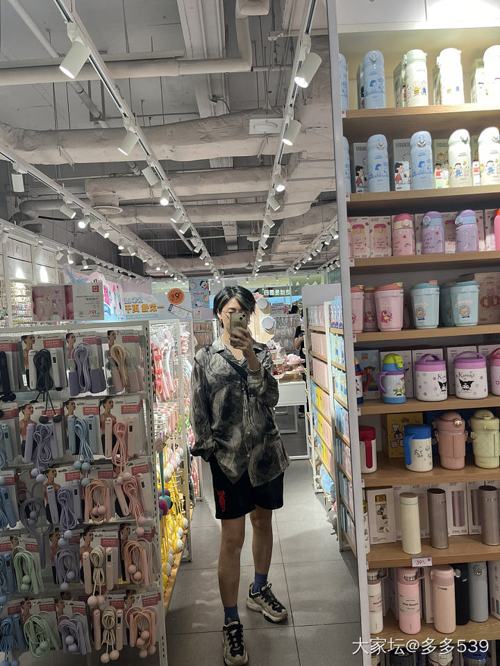 这样看也不胖，还是适合穿宽松的衣服_穿搭