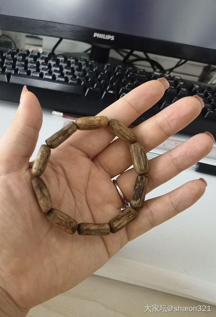 请教大家这个沉香随行手串该怎么diy搭配呢？_搭配沉香