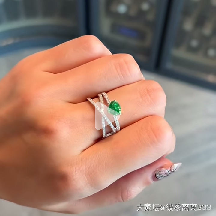 请姐妹们帮忙选个款式_名贵宝石