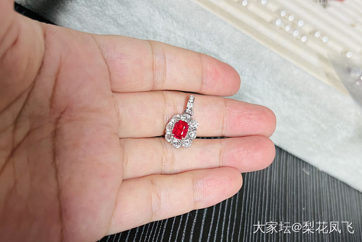 说说用培育钻的感受_彩色宝石