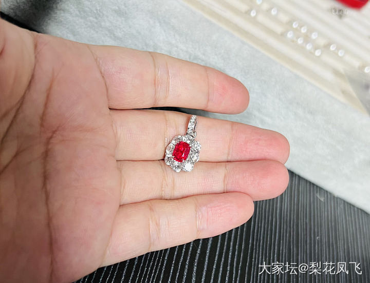 说说用培育钻的感受_彩色宝石