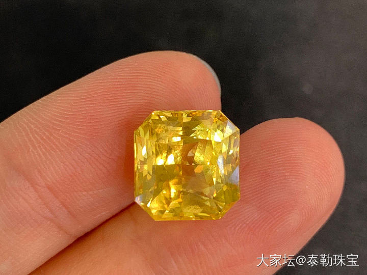 12.25ct雷迪恩切工 无烧黄蓝宝_蓝宝石