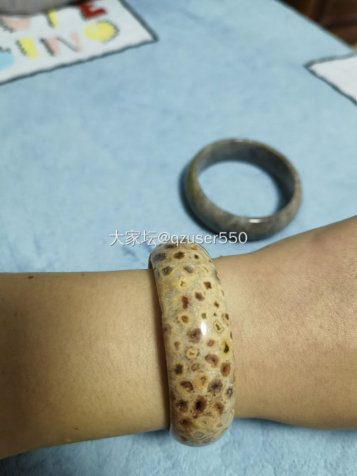 丑怪们_手镯玉石