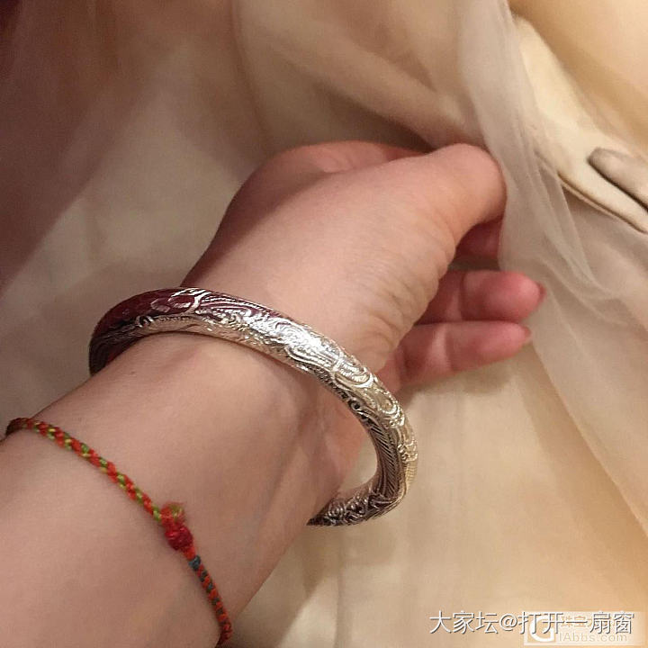 圆条雕花银镯好看的有哪些？_银