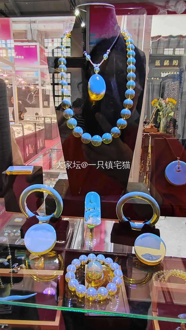 杭州国际珠宝展分享_彩色宝石翡翠